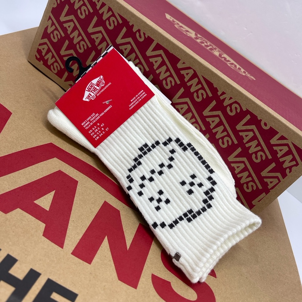 Vans Designer Logo Sport Skater Surfer Crew
Cut Socks
Clay Crew Socks (1 pair) - Picture 7 of 16